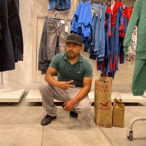 Meet your Posher, Adán